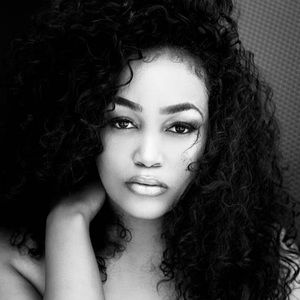 Meet your Posher, Suzette